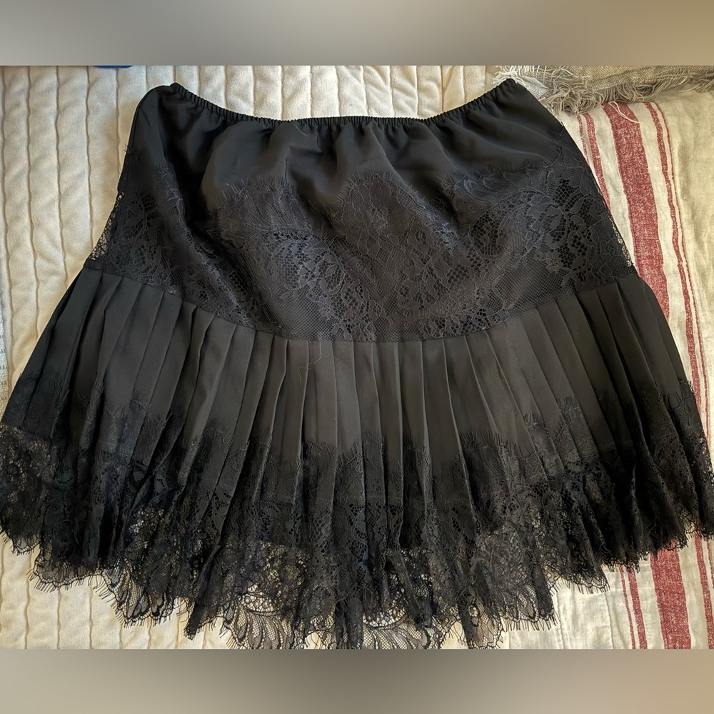 Viral Lace Layering Skirt, Sz. Small NWOT